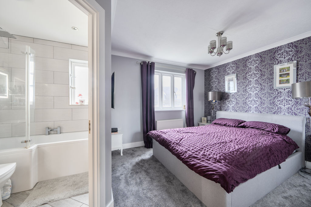 Bedroom- click for photo gallery